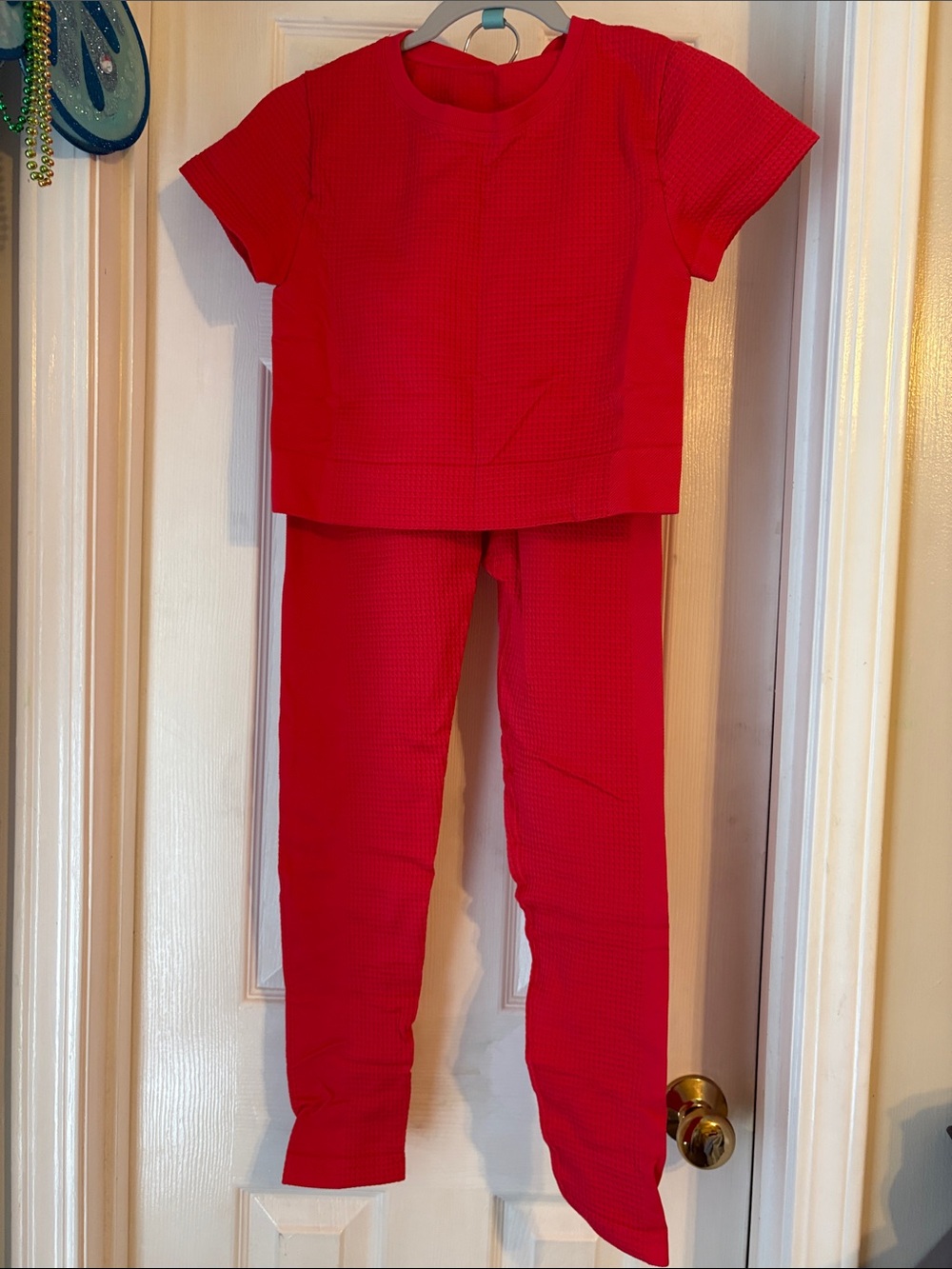 All in motion women’s 2 piece workout set. Size medium. Crop top, high waist.